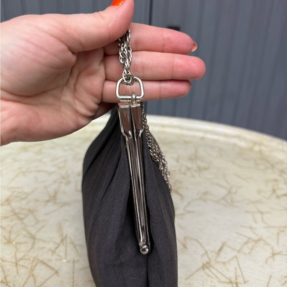 Vintage Black Pleated Clutch with Adjustable Chain Kiss Lock Evening Bag - Picture 10 of 12